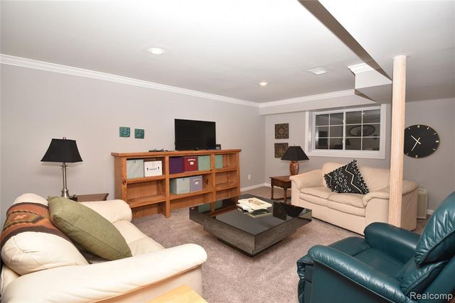 1635 Huntington Park A, Rochester Hills, MI 48309