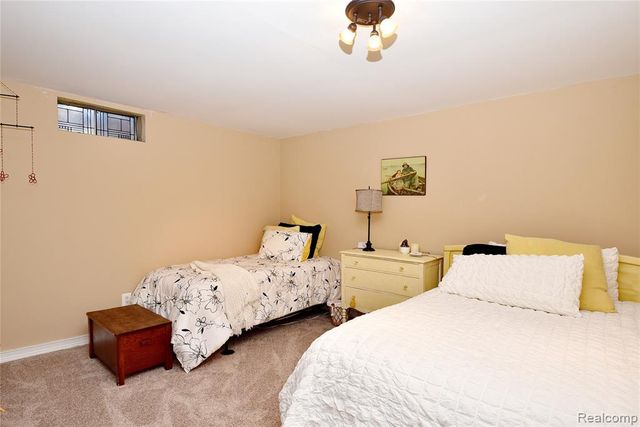 1635 Huntington Park A, Rochester Hills, MI 48309