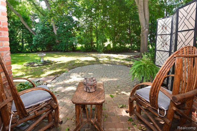 1635 Huntington Park A, Rochester Hills, MI 48309