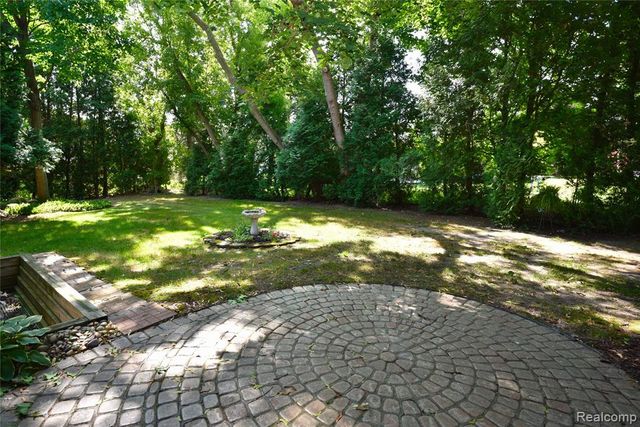 1635 Huntington Park A, Rochester Hills, MI 48309