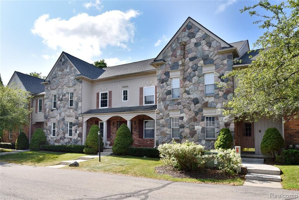 1635 Huntington Park A, Rochester Hills, MI 48309