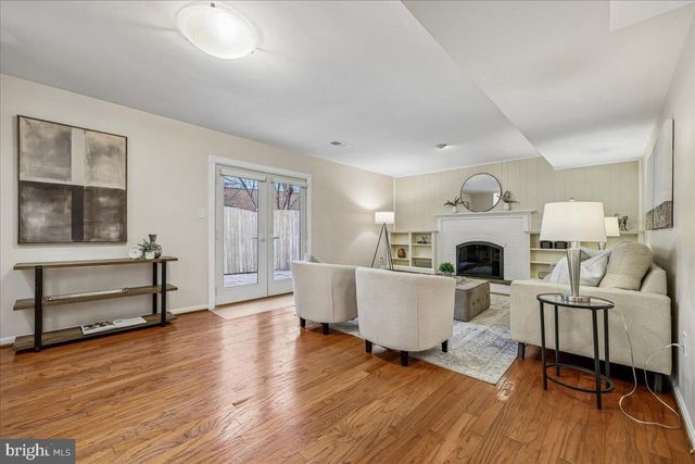 11705 HITCHING POST LN, Rockville, MD 20852