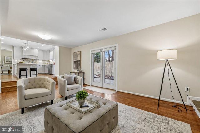 11705 HITCHING POST LN, Rockville, MD 20852