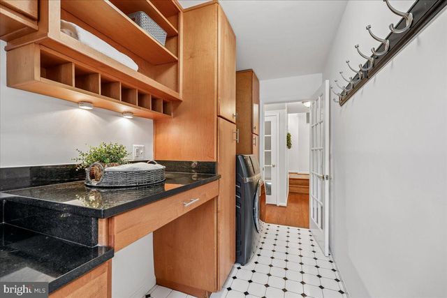 11705 HITCHING POST LN, Rockville, MD 20852