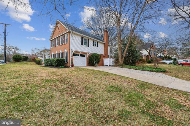 11705 HITCHING POST LN, Rockville, MD 20852