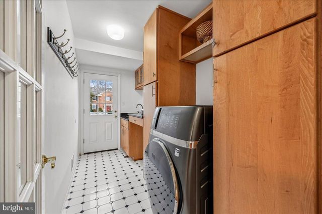 11705 HITCHING POST LN, Rockville, MD 20852