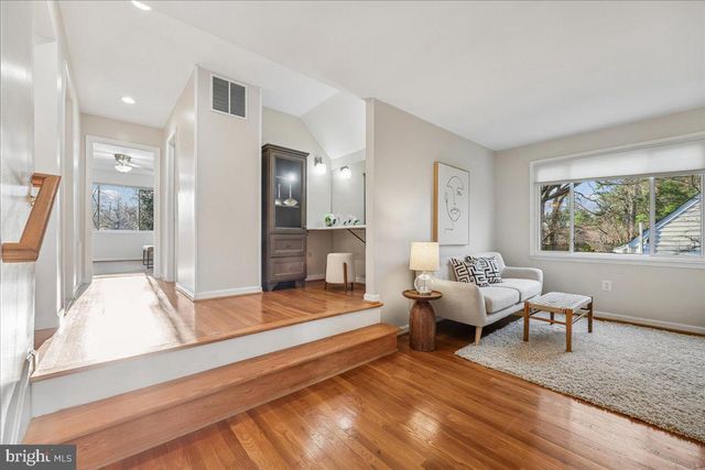 11705 HITCHING POST LN, Rockville, MD 20852