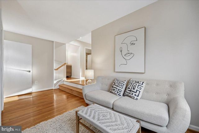 11705 HITCHING POST LN, Rockville, MD 20852