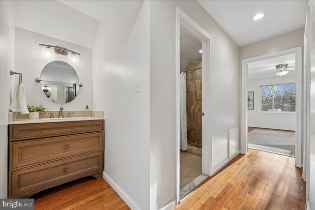 11705 HITCHING POST LN, Rockville, MD 20852