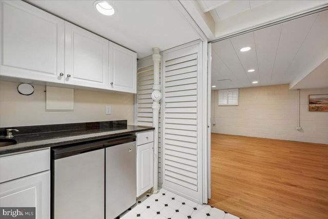 11705 HITCHING POST LN, Rockville, MD 20852