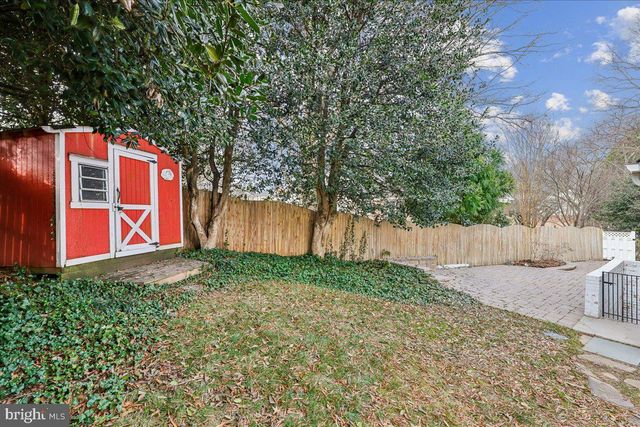 11705 HITCHING POST LN, Rockville, MD 20852