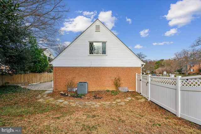 11705 HITCHING POST LN, Rockville, MD 20852