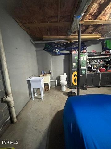 124 Douglas Lane, Bristol, TN 37620