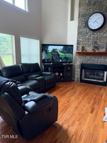 124 Douglas Lane, Bristol, TN 37620