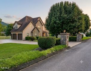 124 Douglas Lane, Bristol, TN 37620