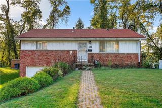 131 Castle Dr, Penn Hills, PA 15235