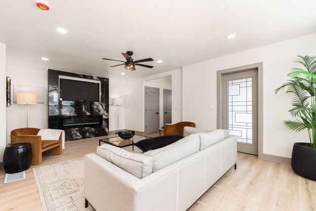 975 Carpenter Street, Columbus, OH 43206