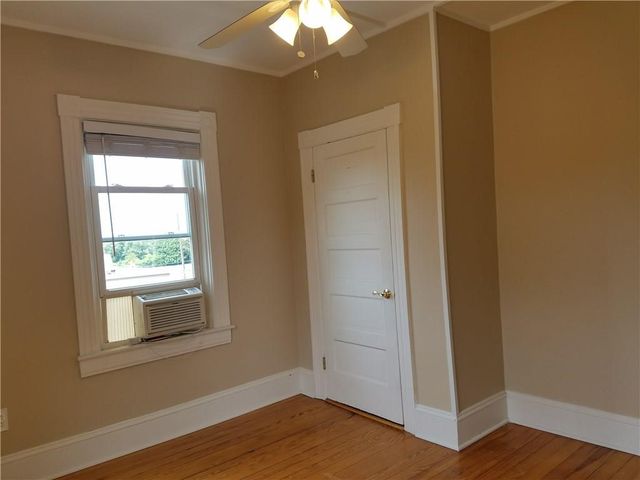 3 Bay View Avenue 3, Bristol, RI 02809