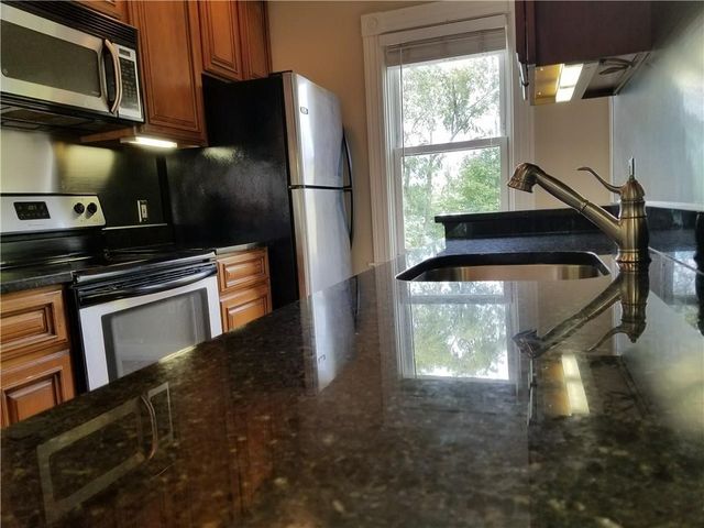 3 Bay View Avenue 3, Bristol, RI 02809