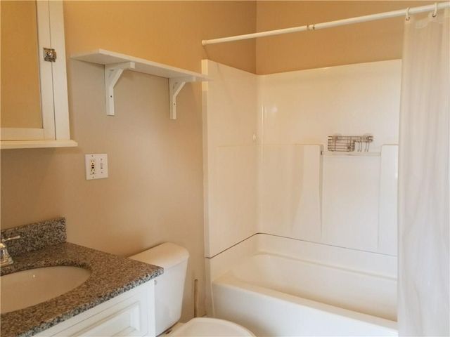 3 Bay View Avenue 3, Bristol, RI 02809