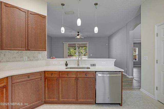 695 SID Drive, Jacksonville, FL 32218