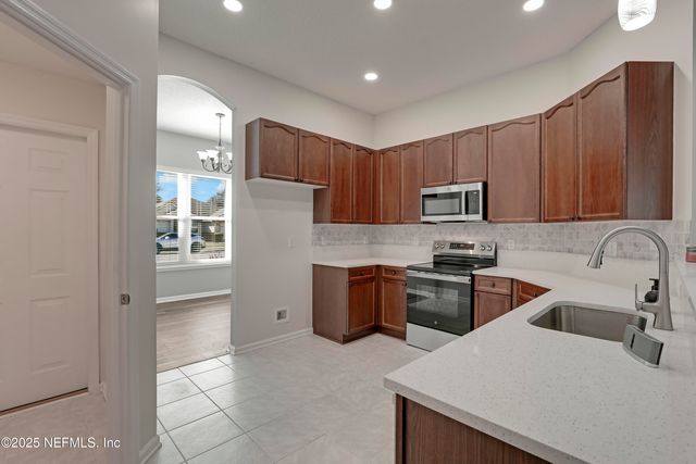 695 SID Drive, Jacksonville, FL 32218