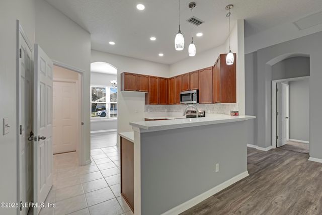 695 SID Drive, Jacksonville, FL 32218