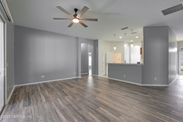 695 SID Drive, Jacksonville, FL 32218