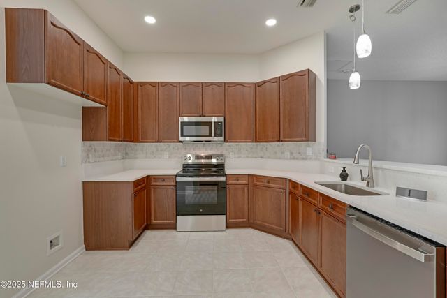 695 SID Drive, Jacksonville, FL 32218