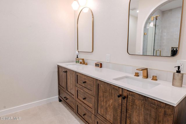1796 Tipperary Lane, Newbury Park, CA 91320