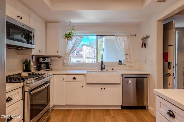 1796 Tipperary Lane, Newbury Park, CA 91320