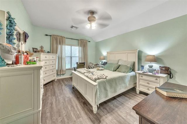 5243 El Tigre Lane, Baytown, TX 77521