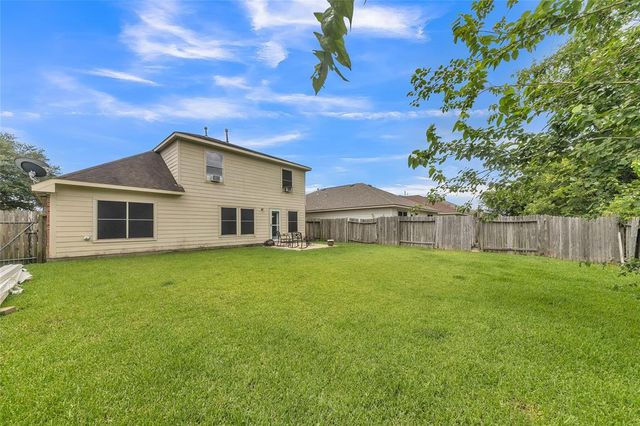 5243 El Tigre Lane, Baytown, TX 77521