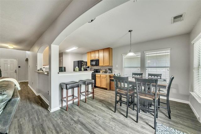 5243 El Tigre Lane, Baytown, TX 77521