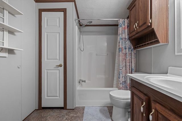 10720 Lakeside Drive, Rogers, AR 72756