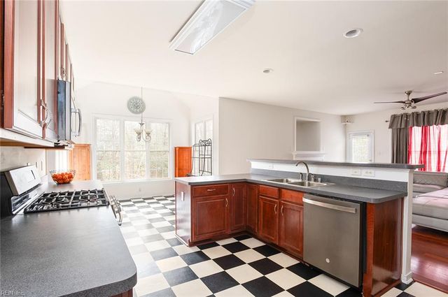 5100 Nuthall PL, Richmond, VA 23231