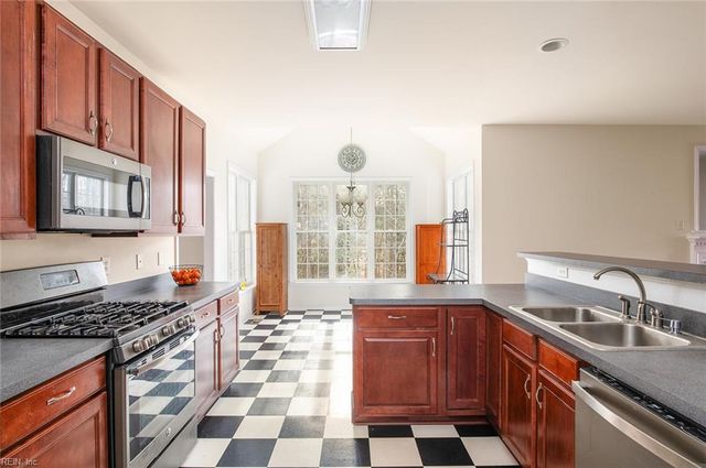 5100 Nuthall PL, Richmond, VA 23231