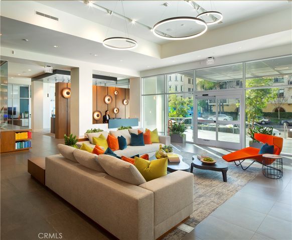 6200 Variel Avenue 342, Woodland Hills, CA 91367