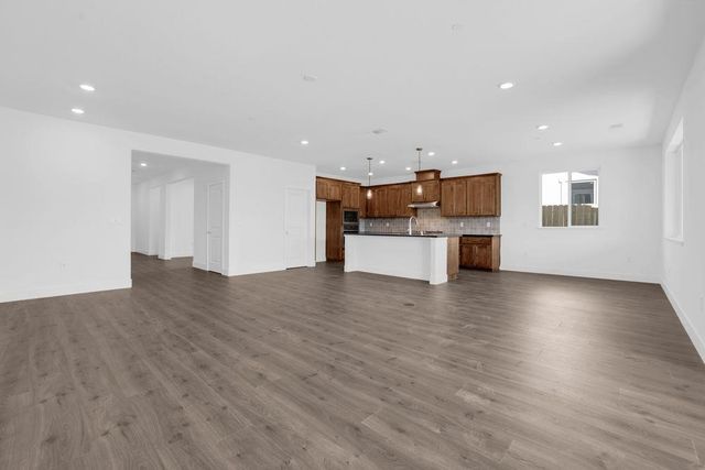 10324 Evangaline Way, Elk Grove, CA 95757