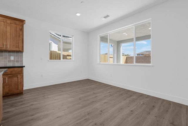 10324 Evangaline Way, Elk Grove, CA 95757