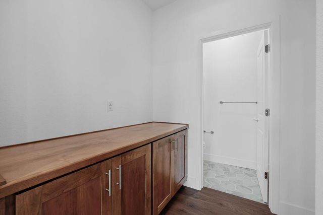 10324 Evangaline Way, Elk Grove, CA 95757