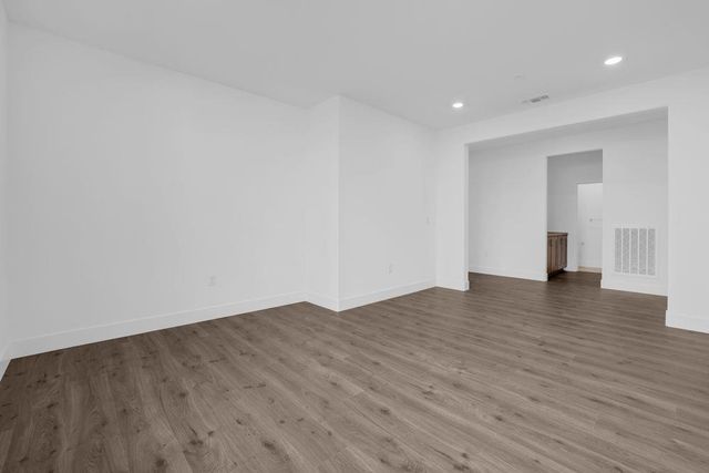 10324 Evangaline Way, Elk Grove, CA 95757