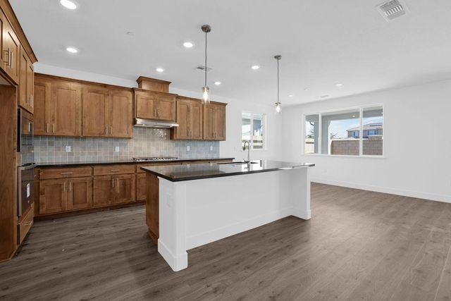 10324 Evangaline Way, Elk Grove, CA 95757