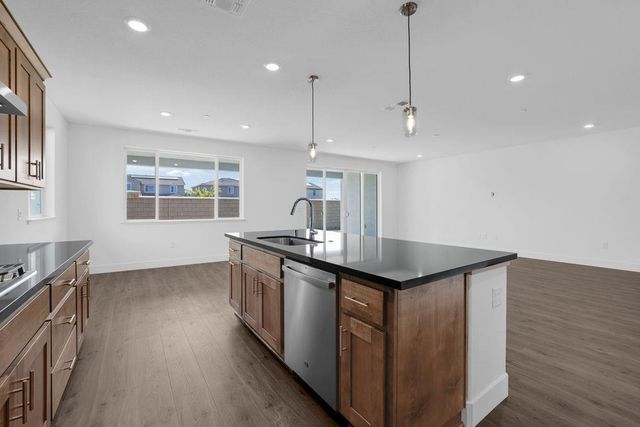 10324 Evangaline Way, Elk Grove, CA 95757