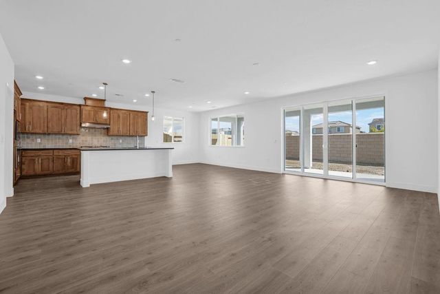 10324 Evangaline Way, Elk Grove, CA 95757