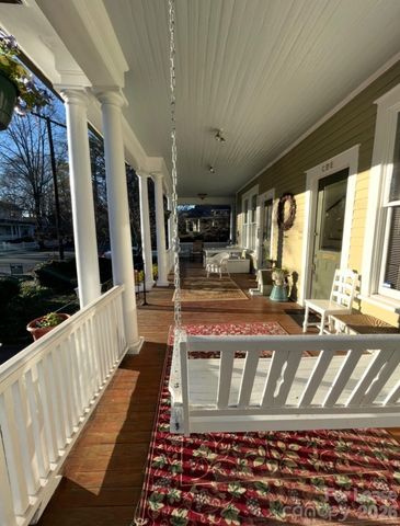 501 E Kingston Avenue E, Charlotte, NC 28203