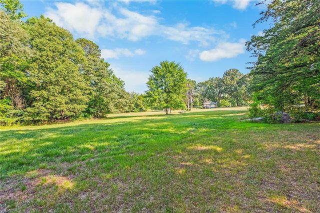 833 NC Highway 150 W, Greensboro, NC 27455