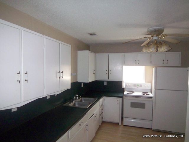 2305 27th Street, Front, Lubbock, TX 79411