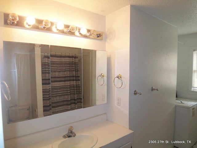 2305 27th Street, Front, Lubbock, TX 79411