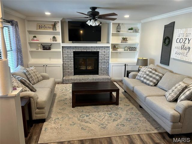 660 Woodstream Drive, St Charles, MO 63304